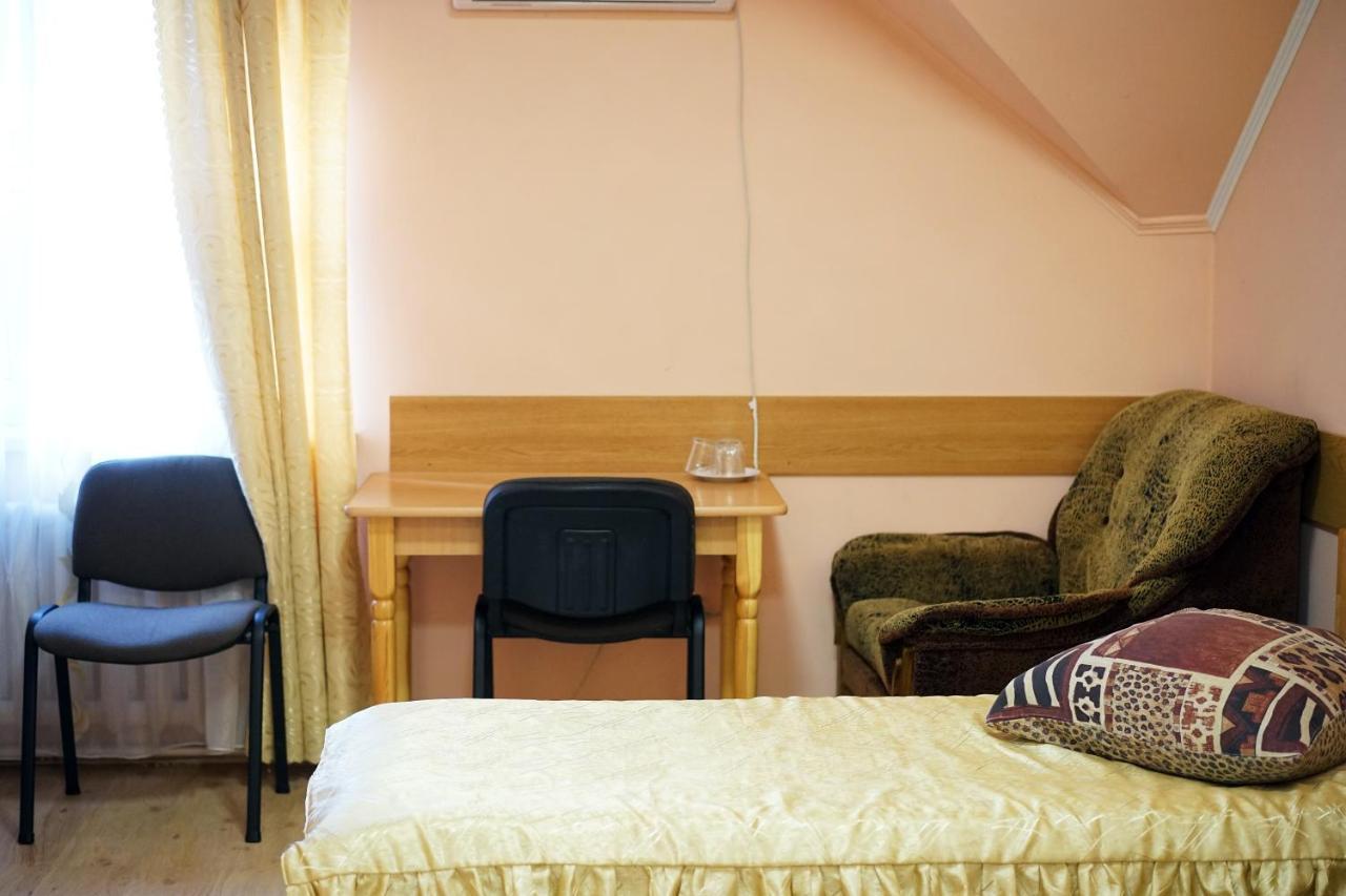 Comfort Hotel Chervonograd Exterior photo