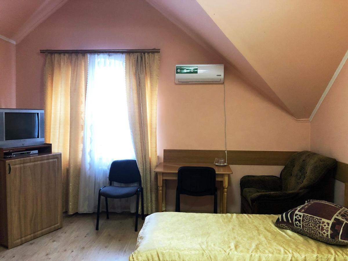 Comfort Hotel Chervonograd Exterior photo